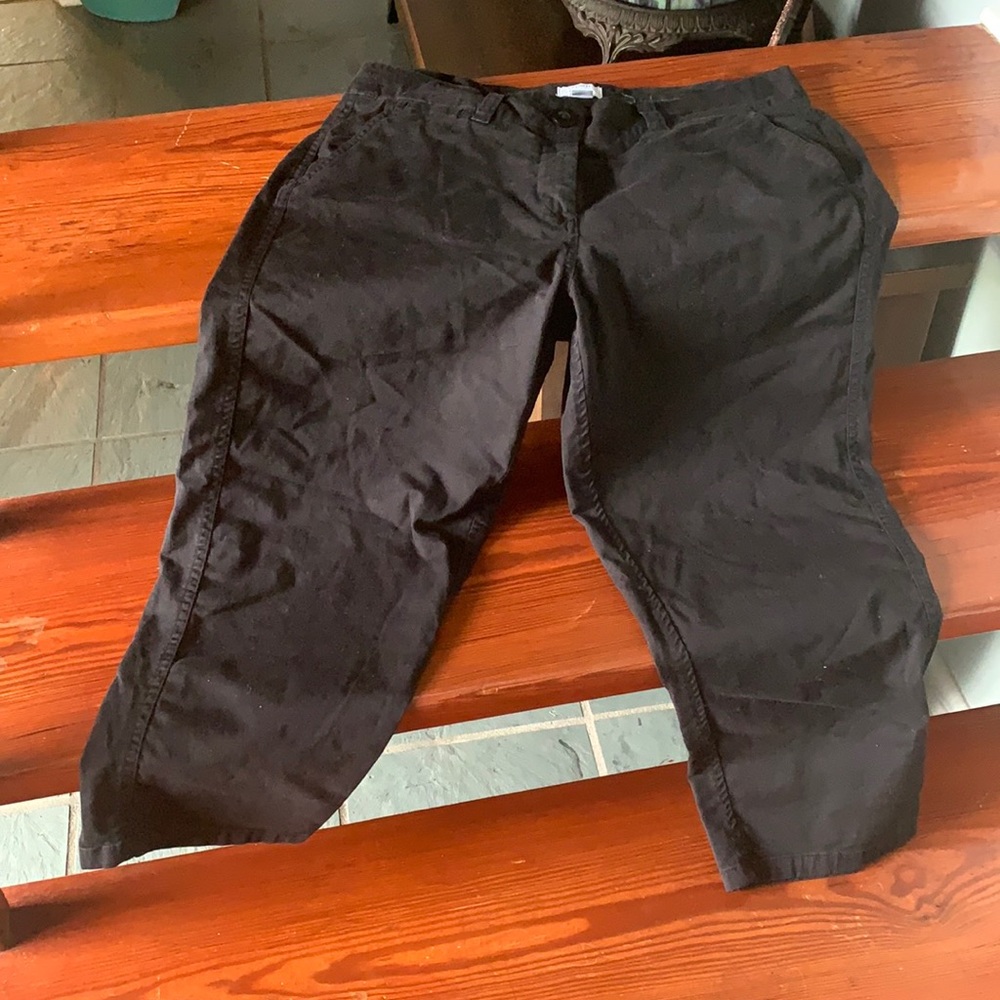 Crown & Ivy black pants in great condition/1